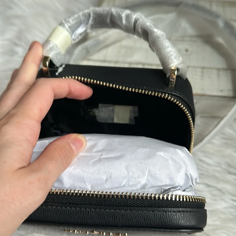 Nwt Kate spade Disney Minnie Mouse vanity bag